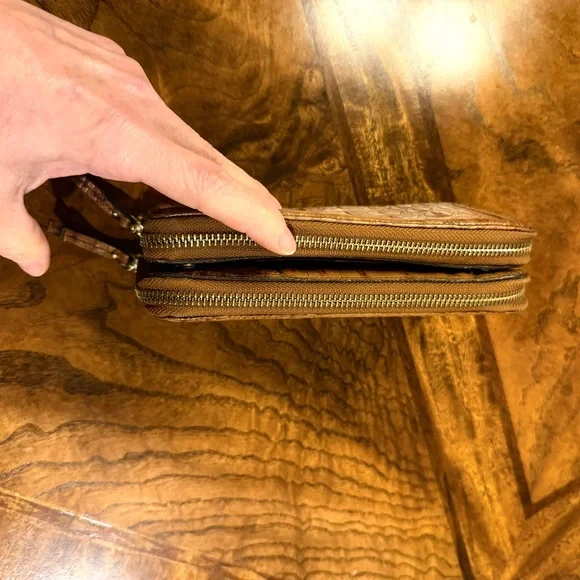 Brahmin Organizer Wallet, Like New - Picture 5 of 7